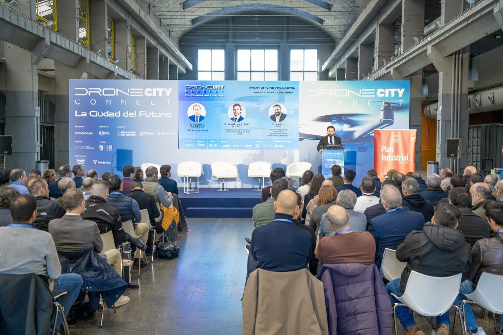 Presentación y bienvenida en sala