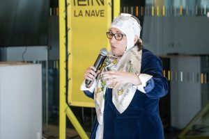 Beatriz Fagundo, cofundadora de Neuhera pitcheando 