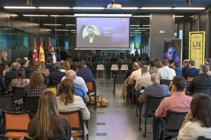 Público en acto presentación DesafIA Madrid en La Nave 