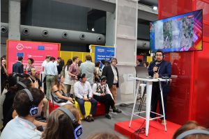 Imagen embajador Puentes de Talento V durante su pitch en South Summit 25