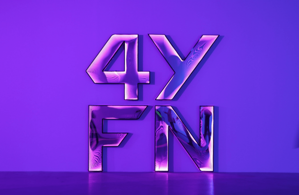 Letras en neon 4yfn